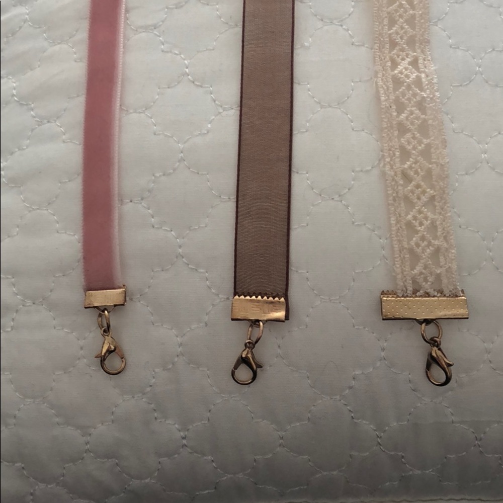 Necklaces - Picture 4 of 8